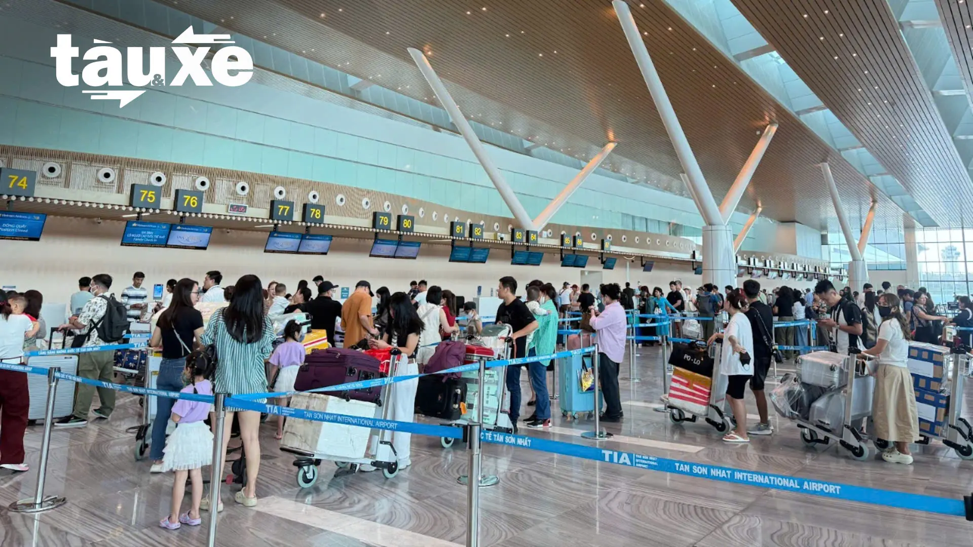 Hà Nội - TP.HCM lọt top 4 đường bay bận rộn nhất thế giới | Bản tin Tàu và Xe | 08/01/2026